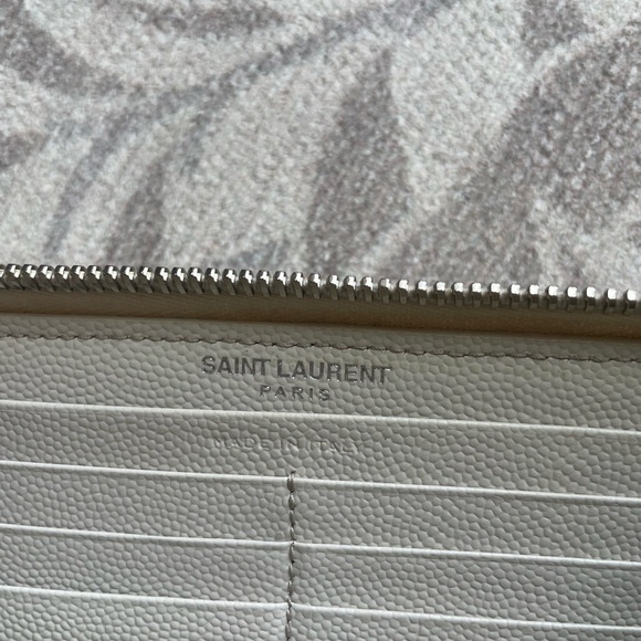 Yves Saint Laurent Quilted Silver Wallet - Picture 5 of 9